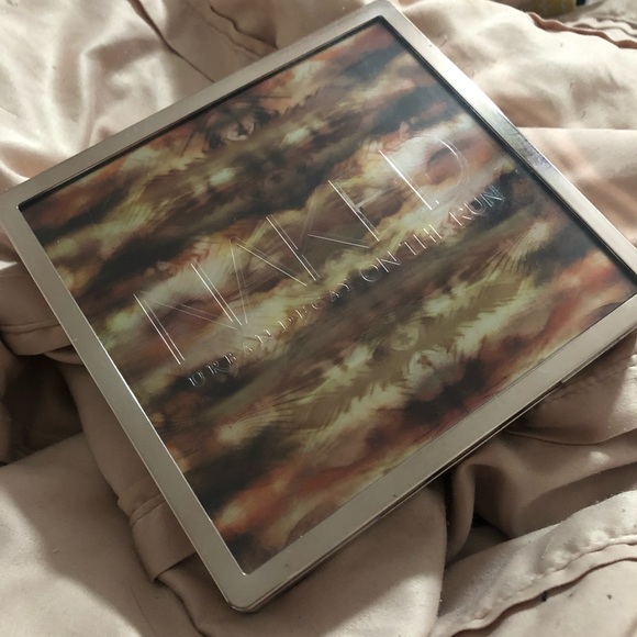 Urban Decay Naked On The Run Palette - Picture 2 of 5